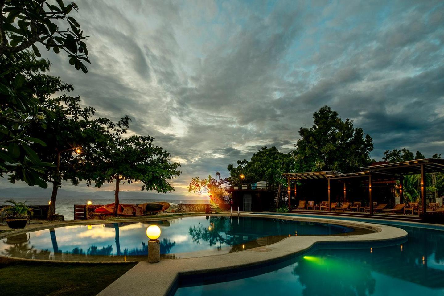 Club Serena Resort Moalboal Esterno foto
